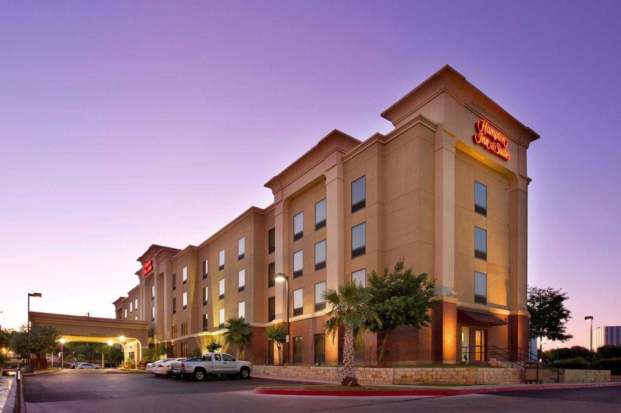 Hampton Inn And Suites San Antonio Airport Bagian luar foto